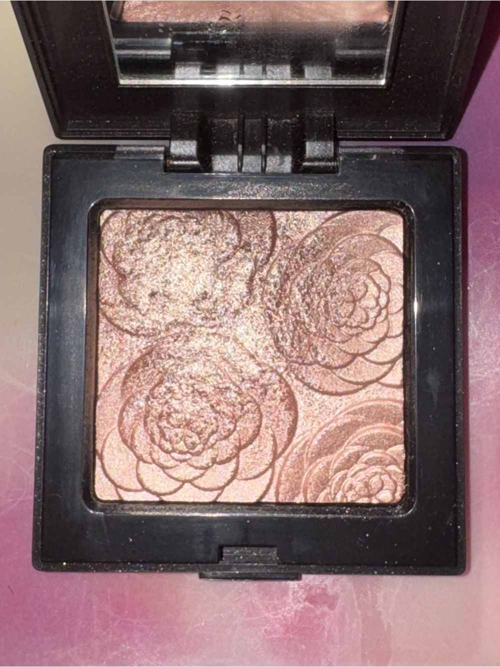 Laura Mercier Rose Rendezvous Face Illuminator Highlighter